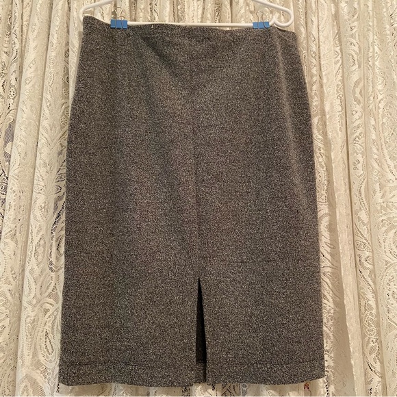 Joe Fresh pull on pencil skirt - Picture 2 of 3